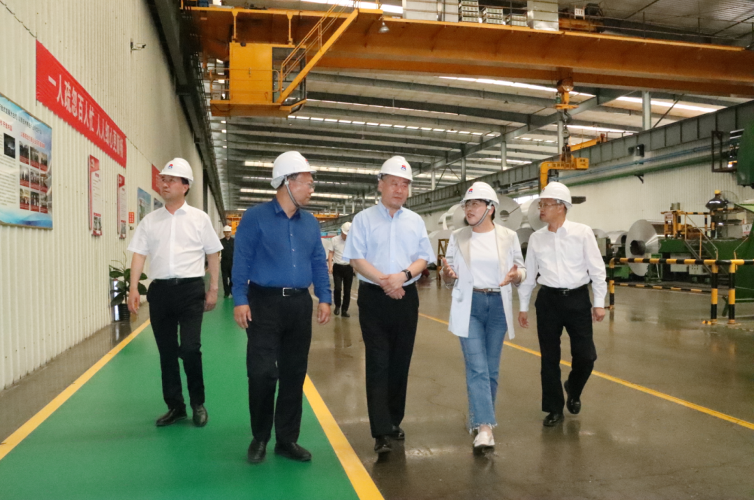 郑州海关副关长李兆明到维多利亚老品牌vic科技调研