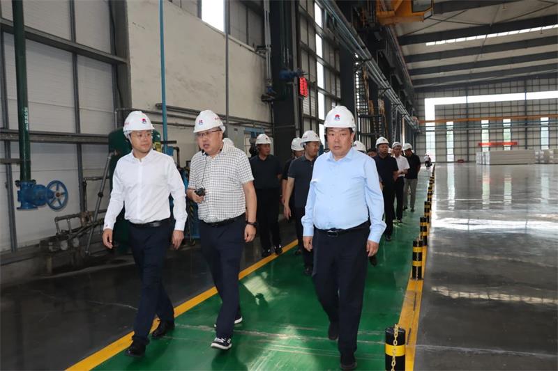 山东省临朐县党政考察团到维多利亚老品牌vic铝业参观考察