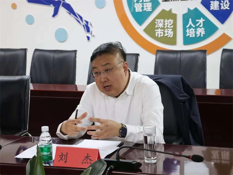 中国有色金属工业协会党委副书记范顺科一行莅临维多利亚老品牌vic铝业调研